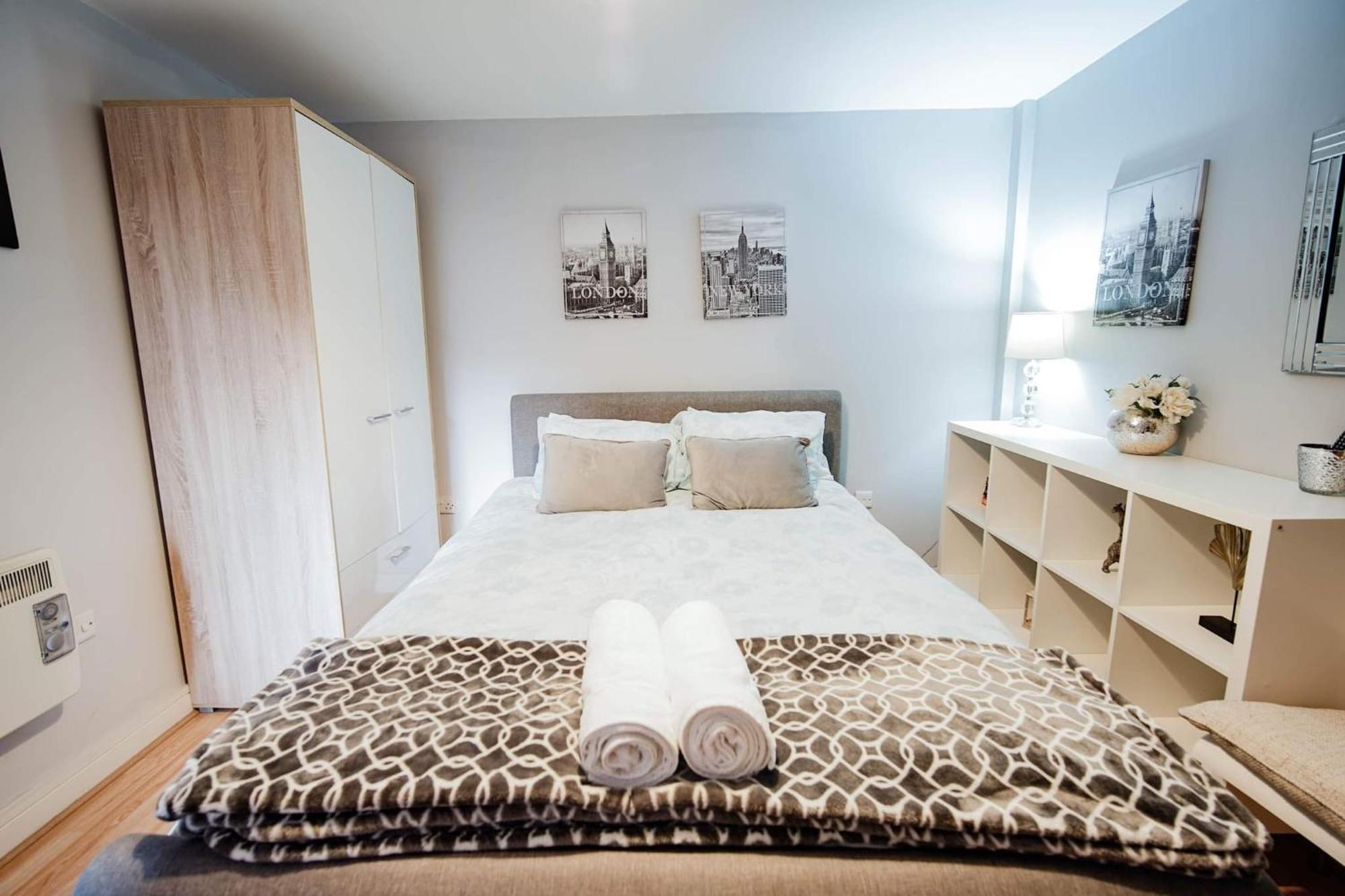 Modern Central Penthouse - 1 Secureparking Liverpool Room photo